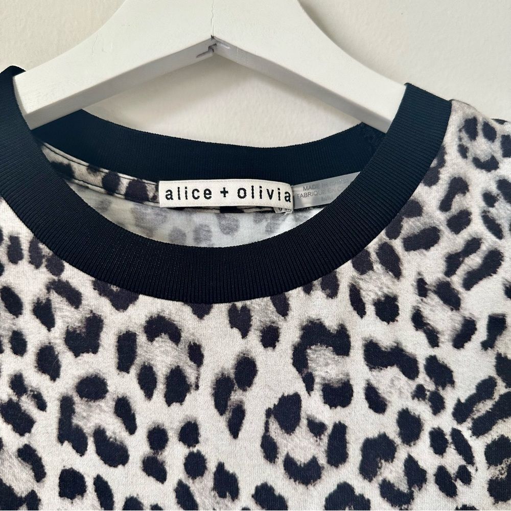 Alice + Olivia Braxton Leopard Print Sleeveless Tee Size M - Picture 7 of 8
